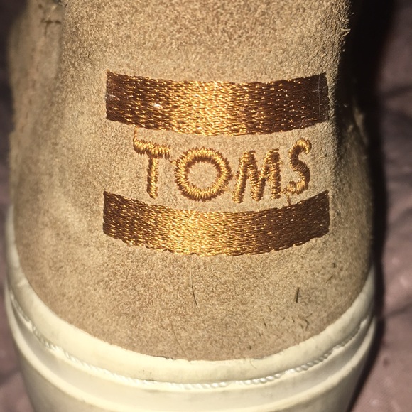 Women’s size 6 TOMS - Picture 2 of 3
